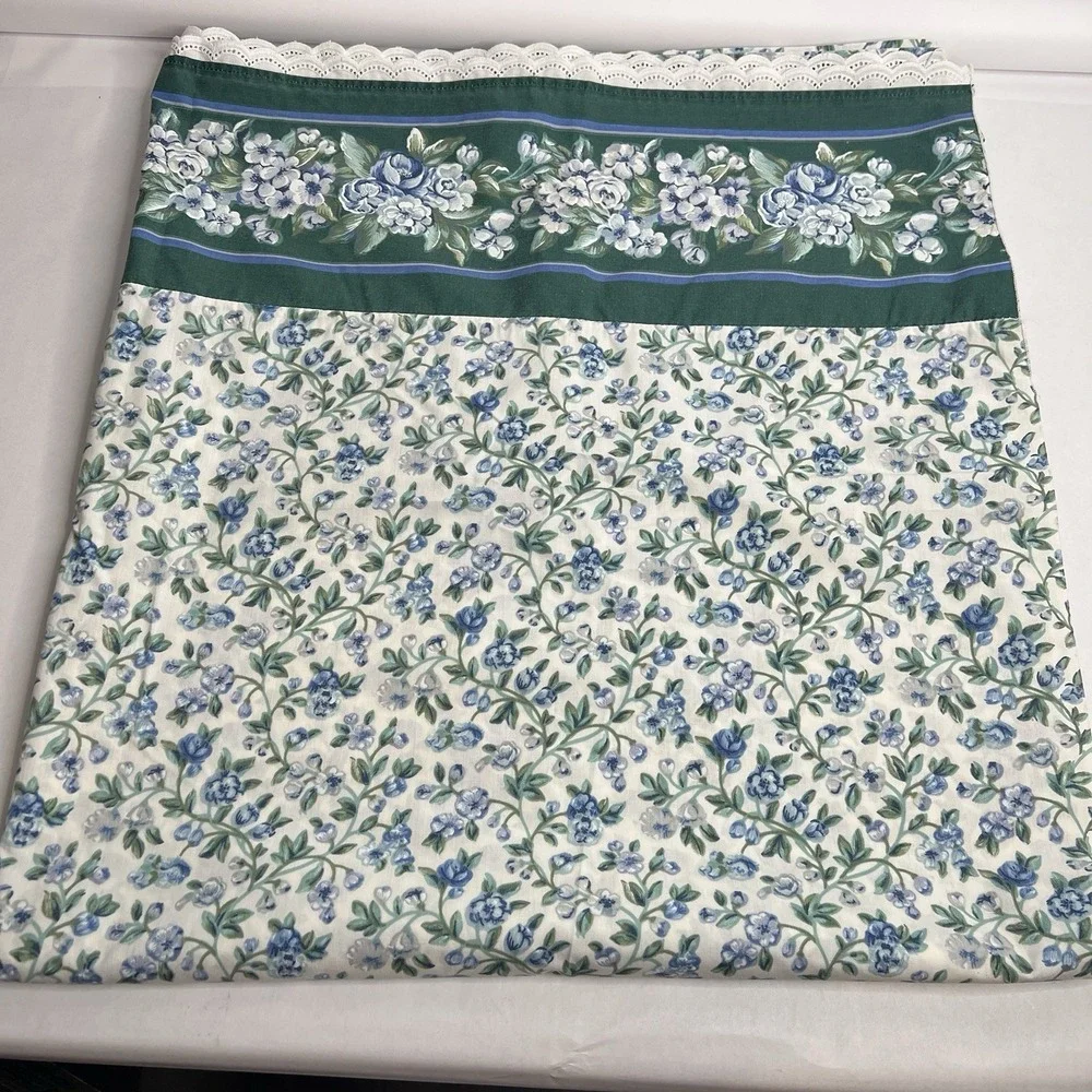 VTG  Queen Bedding Flat Sheet Floral Lace Edge Cottage Farmhouse